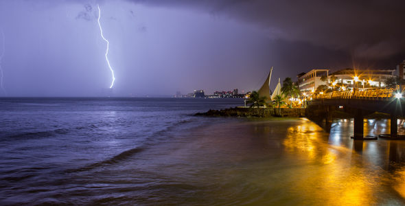 Lightning on the bay